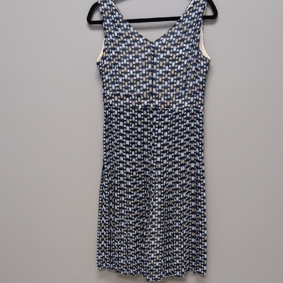 Mexx Blue and White V-Neck Sundress. Size 12 Woth Pleasted Skirt - Picture 3 of 4